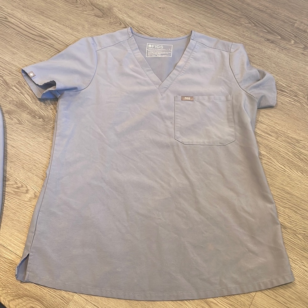 Figs vapor blue one pocket scrub top size small